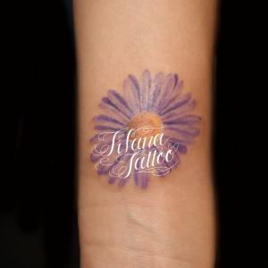 ガーベラのガールズタトゥー