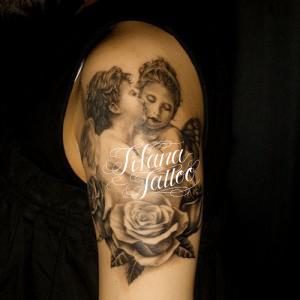 天使と薔薇のタトゥー