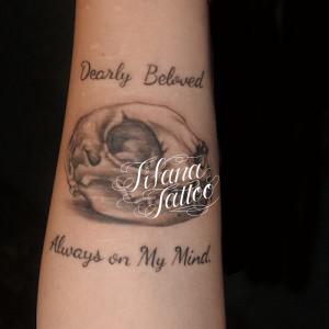 動物の骨のタトゥー