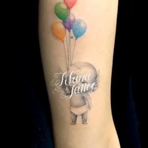 天使と風船のタトゥー