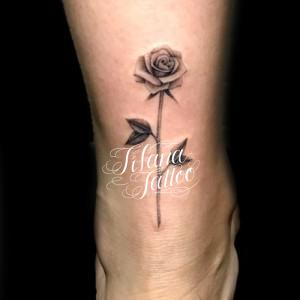 薔薇のFINE LINE TATTOO