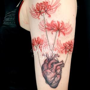 心臓と彼岸花のタトゥー