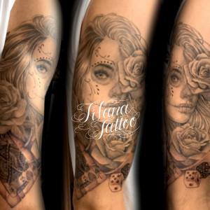 クラウンガールのチカーノ・タトゥー