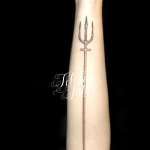 トライデントのタトゥー