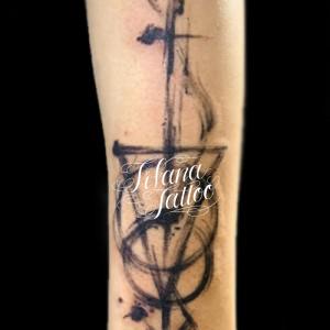 水墨画調のジオメトリック・タトゥー