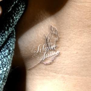 薔薇のラインアート・タトゥー