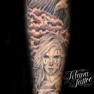 クラウンガール|イーグル|薔薇のタトゥー