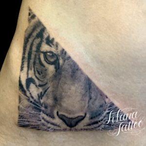 虎のタトゥー