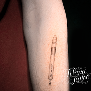 スペースシャトルのファインライン ・タトゥー