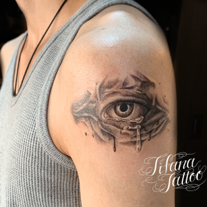 目のファインライン・タトゥー