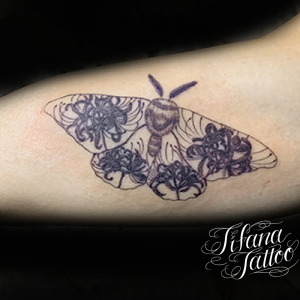 蛾|彼岸花のタトゥー