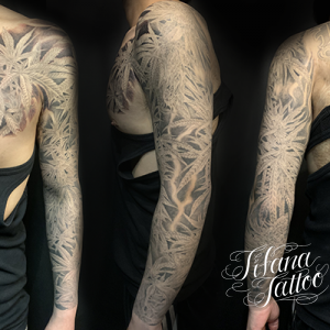 大麻のフル・スリーブ・タトゥー