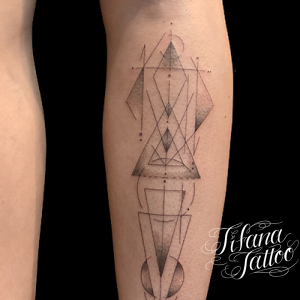 ジオメトリックタトゥー