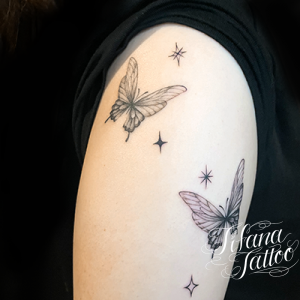 蝶のガールズタトゥー