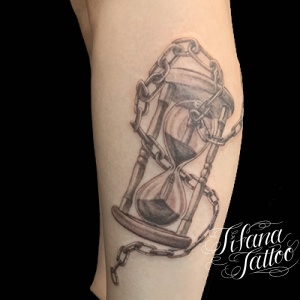 砂時計|鎖のタトゥー