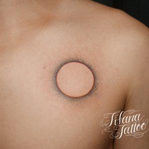 円のファインライン・タトゥー