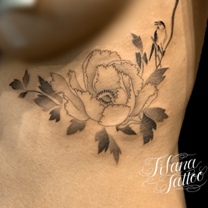 牡丹|鳥のファインライン・タトゥー