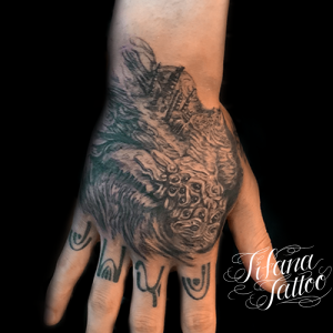 モンスターのタトゥー