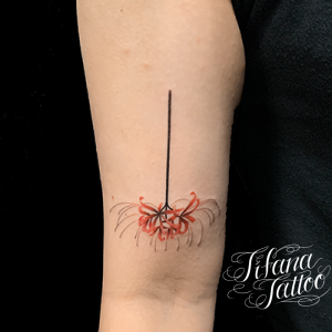 彼岸花のファインライン・タトゥー