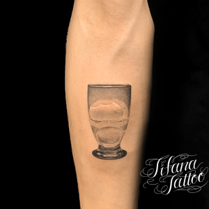 ガラス|グラスのファインライン・タトゥー