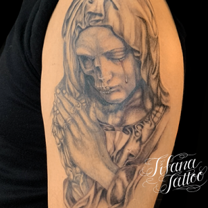 スカルマリアのツーフェイスタトゥー