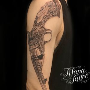 銃のタトゥー