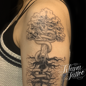 生命の樹のタトゥー