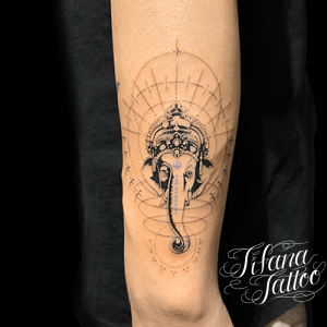 ガネーシャのファインライン・タトゥー