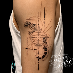 トカゲ|ジオメトリックのファインライン・タトゥー