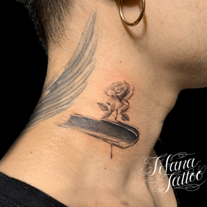 薔薇のファインライン・タトゥー