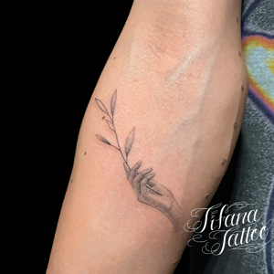 植物|手のファインライン・タトゥー