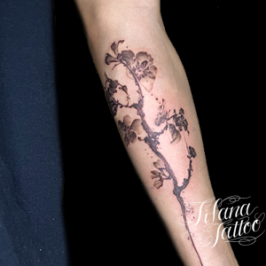 梅のアブストラクト・タトゥー