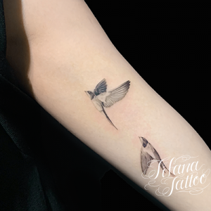 ツバメのファインライン・タトゥー