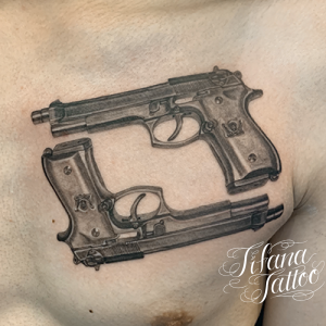 二丁拳銃のタトゥー