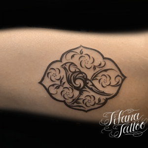 ウグイス|梅のトライバルタトゥー