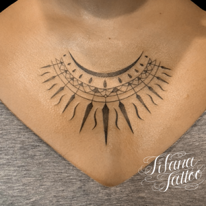 オーナメントのファインライン・タトゥー