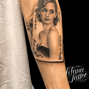 ジョーカー|ポートレートのファインライン・タトゥー