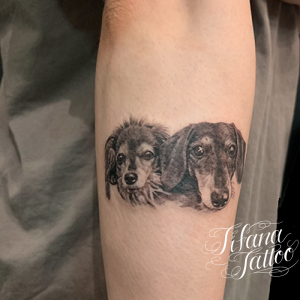 愛犬のポートレートタトゥー