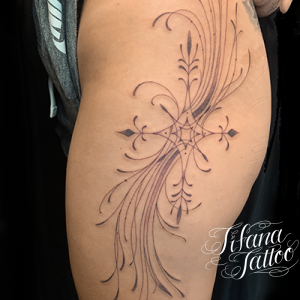 抽象的な模様のタトゥー