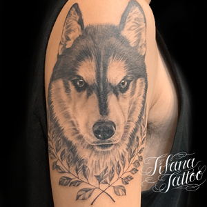 シベリアンハスキーのタトゥー