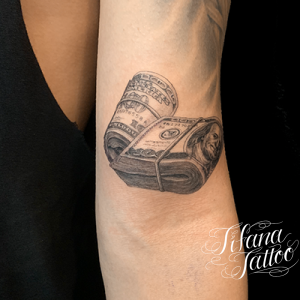 100ドル札のチカーノ・タトゥー