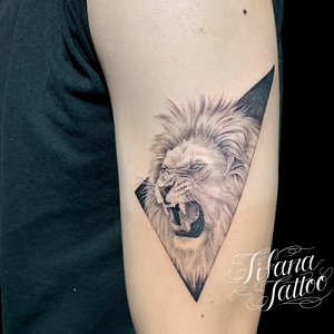 ライオンのファインライン・タトゥー