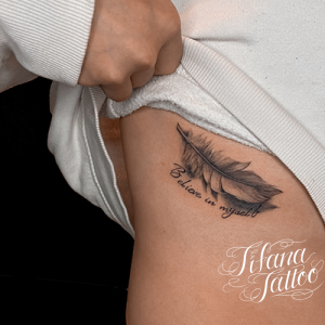 羽|フェザーのファインライン・タトゥー