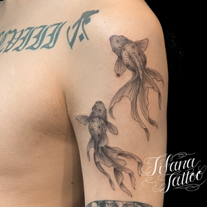 和柄金魚のタトゥー