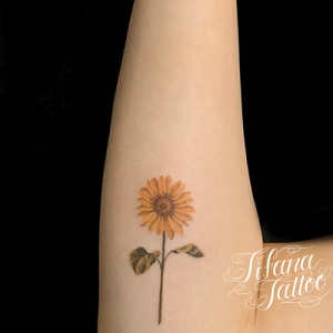 ひまわりのファインライン・タトゥー
