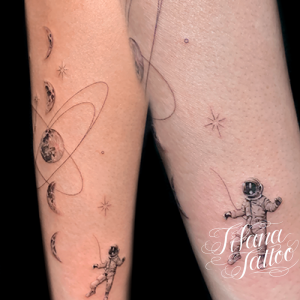 宇宙がテーマのファインライン・タトゥー