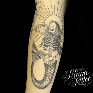 人魚|スカルのタトゥー