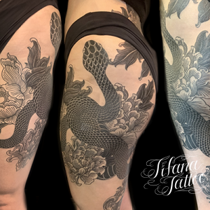 蛇と牡丹のタトゥー