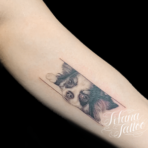愛犬のポートレートタトゥー