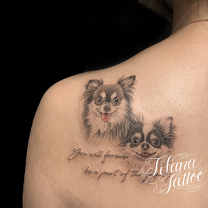 愛犬と文字のタトゥー